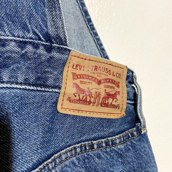 Levi's Bib Overalls Jeans 100% Cotton Adjustable Distressed Straight Med Wash XS - Picture 5 of 8